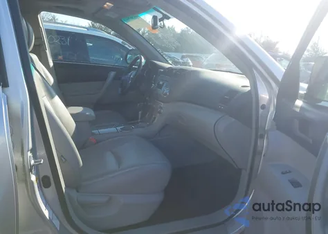 2012 Toyota Highlander Se V6 z USA, uszkodzony, nr VIN 5TDBK3EH3CS103174